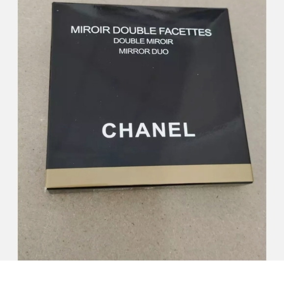 Chanel Compact Mirror - Picture 1 of 6